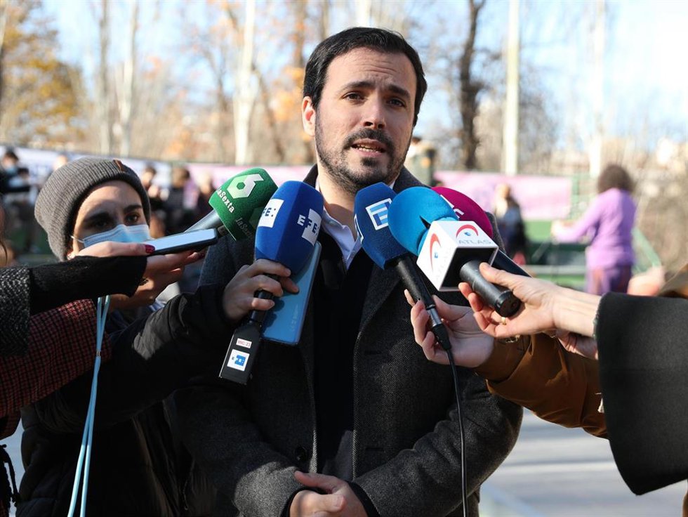 Archivo - El ministro de Consumo, Alberto Garzón, durante el cierre de la campaña huelga de juguetes, en el Teatro de Títeres del Parque del Retiro, a 12 de diciembre de 2021, en Madrid (España). 