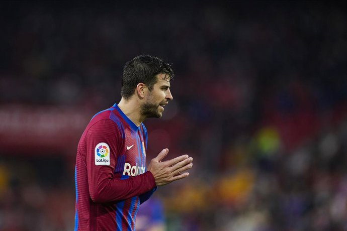 Gerard Pique of FC Barcelona protests during the spanish league, La Liga Santander, football match played between Sevilla FC and FC Barcelona at Ramon Sanchez-Pizjuan stadium on December 21, 2021, in Sevilla, Spain.