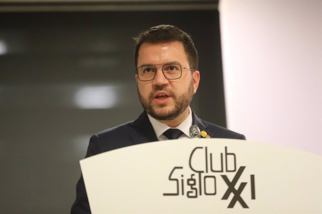 El president de la Generalitat, Pere Aragonès, protagonitza un col·loqui organitzat pel Club Segle XXI. 