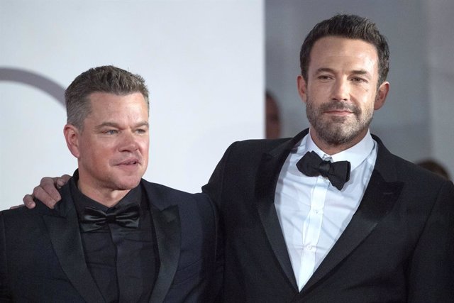 Archivo - 10 September 2021, Italy, Venice: American actors Matt Damon (L) and Ben Affleck arrive for the red carpet of the movie "The Last Duel" during the 78th Venice International Film Festival Photo: Imagespace/imageSPACE via ZUMA Press Wire/dpa