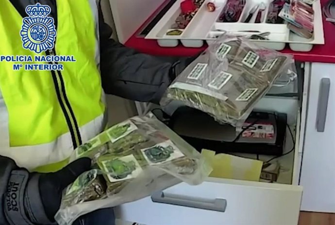 Desmantelados dos narcopisos con tres detenidos en San Sebastián de los Reyes