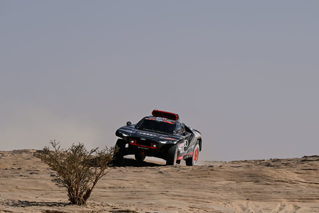 202 Sainz Carlos (spa), Cruz Lucas (spa), Team Audi Sport, Audi RS Q e-tron, Auto FIA T1/T2, action during the Stage 10 of the Dakar Rally 2022 between Wadi Ad Dawasir and Bisha, on January 12th 2022 in Bisha, Saudi Arabia - Photo Gigi Soldano / DPPI