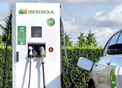 Iberdrola y Mercavalència instalarán tres puntos de recarga para vehículos eléctricos