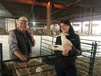 Olona recrimina a la Junta "sus políticas sectarias, de efecto llamada de la inmigración ilegal descontrolada"