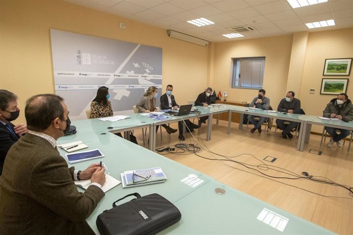 La directora xeral de Planificación Enerxética e Recursos Naturais, Paula Uría, se reúne unha con el comité de empresa de Alu Ibérica y la administración concursal.