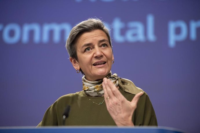 HANDOUT - 21 December 2021, Belgium, Brussels: European Commissioner for Europe fit for the Digital Age Margrethe Vestager holds a press conference on the Commission's endorsement of the new Guidelines on State aid for Climate, Environmental protection 