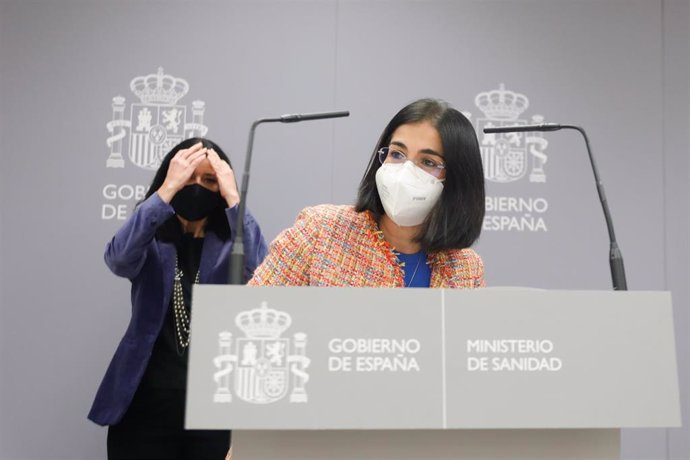 La ministra de Sanidad, Carolina Darias, comparece en rueda de prensa en el Ministerio de Sanidad, a 13 de enero de 2022, en Madrid (España). La ministra ha mantenido una reunión con la Comisión Interministerial de Precios de los Medicamentos (CIPM) par