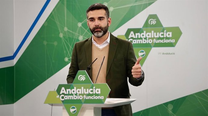 El portavoz del PP-A, Ramón Fernández-Pachecho