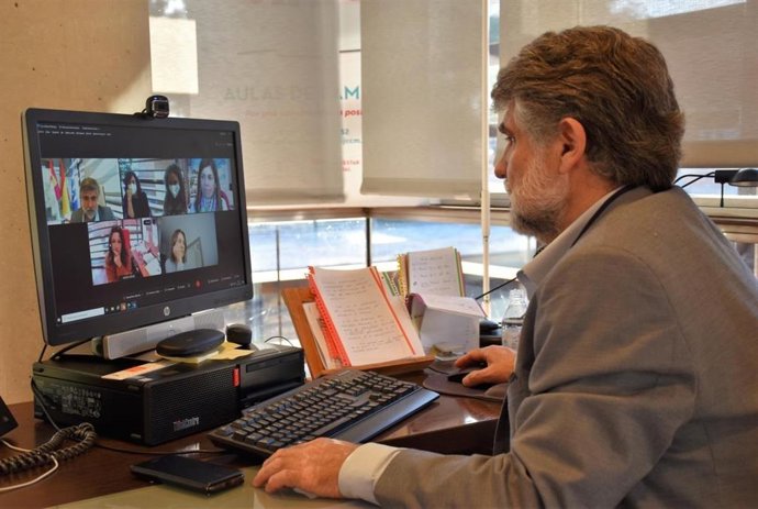 El director general de Infancia y Familia, Gregorio Gómez Bolaños, ha mantenido una reunión con UNICEF-Comité Castilla-La Mancha.
