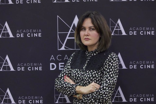 La cineasta afgana Sahraa Karimi, posa durante una entrevista para Europa Press, en la Academia de Cine, a 11 de enero de 2022, en Madrid (España).