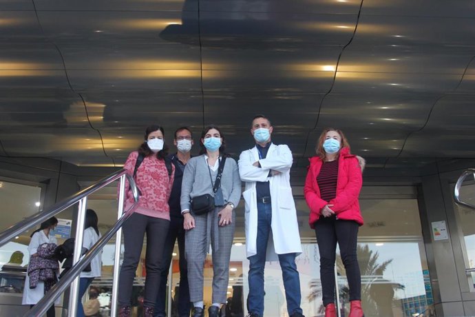 Equipo del Virgen del Rocío que ha iniciado el estudio entre los niveles de citoquinas y las enfermedades autoinflamatorias.