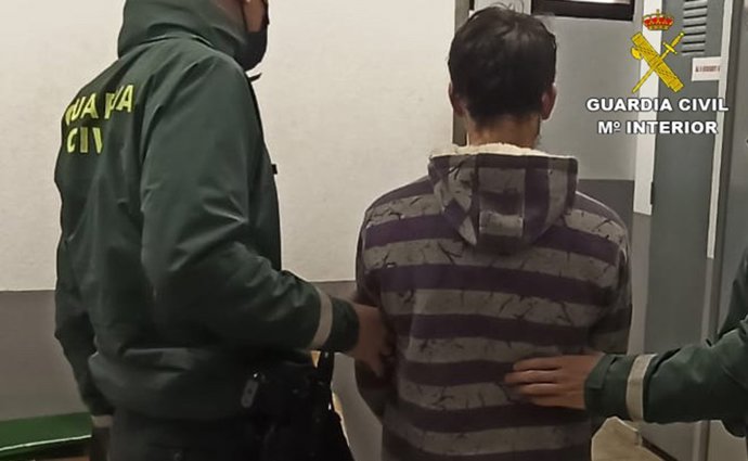 Momento de la detención del joven.