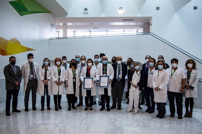 Profesionales de las unidades de Radiodiagnóstico y Anatomía Patológica del Hospital Clínico San Cecilio de Granada.