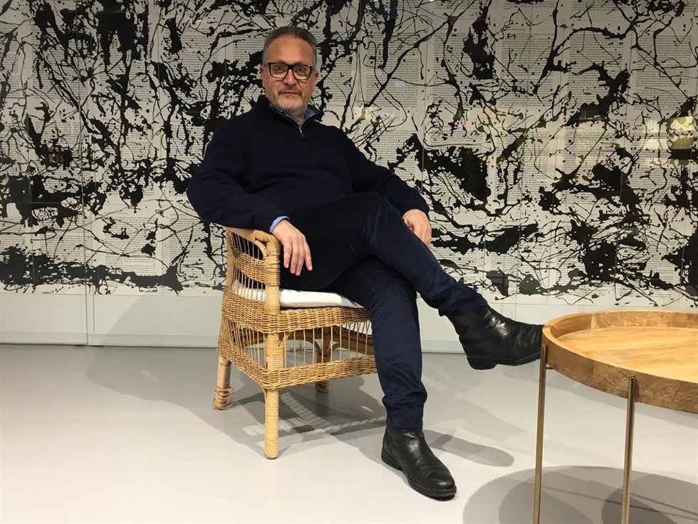 Vicent Flor presenta su primera novela, 'El carrer de baix'.