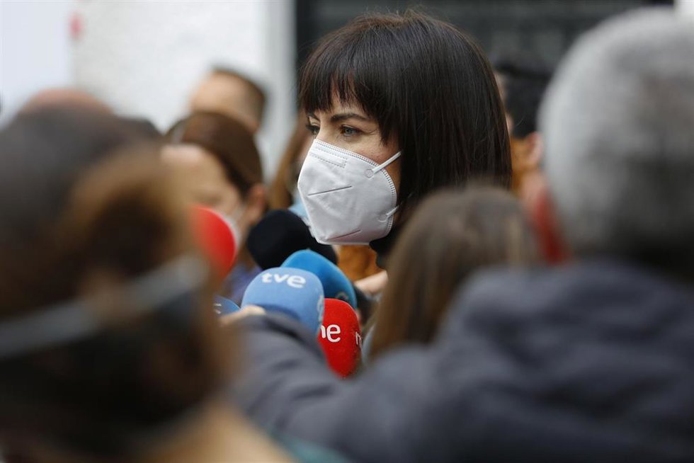 La Ministra de Ciencia e Innovación, Diana Morant, atiende a los mededios después de asistir  a la firma para el proyecto de construcción de la Infraestructura IFMIF-Donesa13 de enero 2022 en Escúzar (Granada, Andalucía)