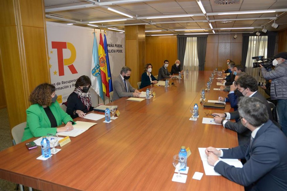 La ministra para la Transición Ecológica, Teresa Ribera, se reúne con empresarios del sector de las energías renovables