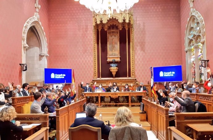 Archivo - Pleno del Consell de Mallorca.