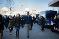 Casado condena las "agresiones" a Albiol durante el desalojo de una nave y promete una ley 'antiokupación' si gobierna