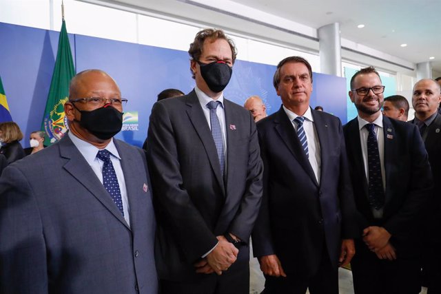(L-R) Mr. John Lopes, Forever Oceans President, Brazil, Mr. Bill Bien, Forever Oceans CEO, Brazilian President Mr. Jair Bolsonaro, Secretary Of Aquaculture And Fisheries Mr. Jorge Seif Júnior, Attending To An Event At The Palácio Do Planalto, In Brasília,