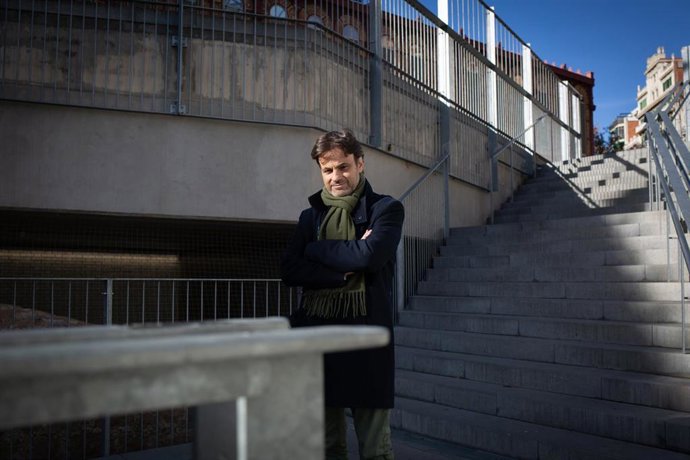 El presidente del grupo de Unidas Podemos en el Congreso, Jaume Asens, posa tras entrevista con Europa Press, a 29 de diciembre de 2021, en Barcelona, Catalunya, (España). Asens es miembro del Congreso de los Diputados desde 2019.