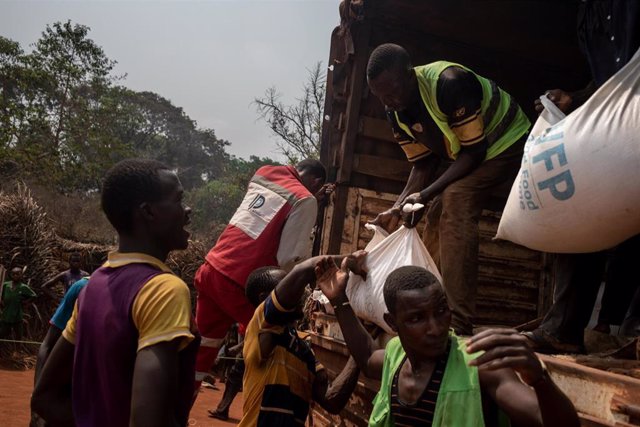 Archivo - Reparto de ayuda humanitaria a desplazados en Siwa, República Centroafricana