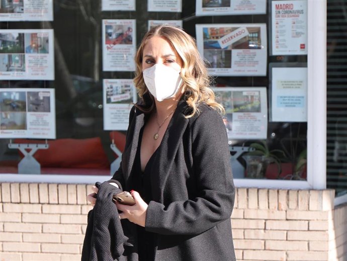 Rocío Flores, a su salida de una inmobiliaria