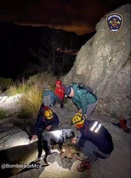 Rescatan a una pareja de excursionistas de 72 y 67 años perdidos en el Puig de Bàlitx con su perro