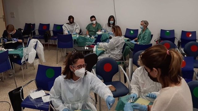 Formación de enfermeras en técnicas de micropigmentación