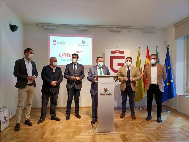 El presidente de la Diputación de Granada, José Entrena, preside la presentación de la participación de la provincia en Fitur.