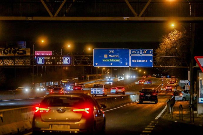 Tráfico en la carretera A-6, en el último día de la Operación Navidad, a 9 de enero de 2022, en Madrid, (España). La Dirección General de Tráfico (DGT) ha implementado  la Operación Navidad como dispositivo de vigilancia para los 19,8 millones de de