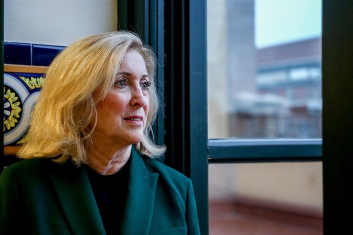 La consejera de Familia, Juventud y Política Social de la Comunidad de Madrid, Concepción Dancausa, posa durante una entrevista para Europa Press, en la Consejería, a 20 de diciembre de 2021, en Madrid (España).