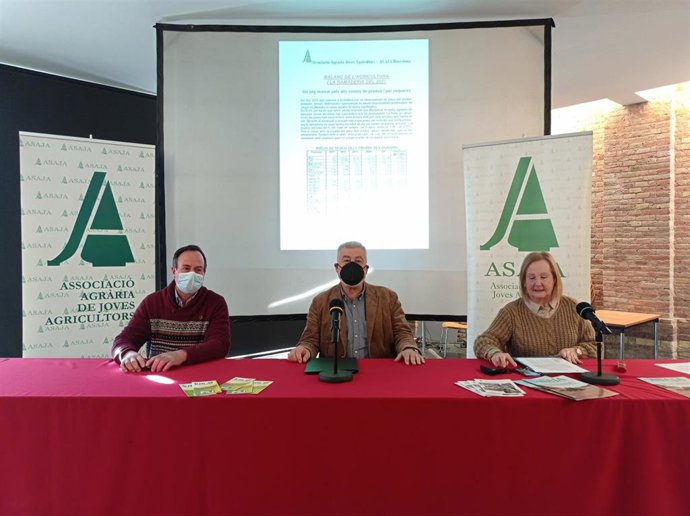 Representantes de Asaja durante la rueda de prensa.
