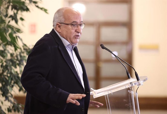 El secretario general de COAG, Miguel Padilla Campoy, comparece tras una reunión con el ministro de Agricultura, Pesca y Alimentación y el comisario de Agricultura y Desarrollo Rural de la Unión Europea, en el Ministerio de Agricultura, Pesca y Alimenta