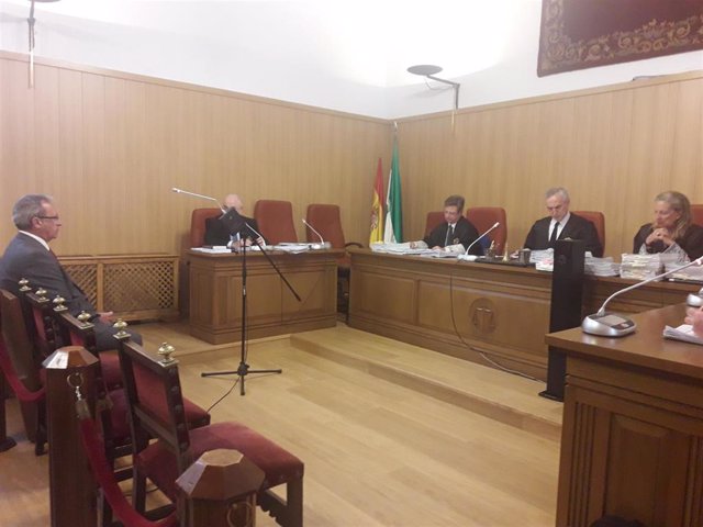 Archivo - Primera sesión del juicio en julio de 2019 en la Audiencia de Granada contra el coronel acusado de narcotráfico (archivo).