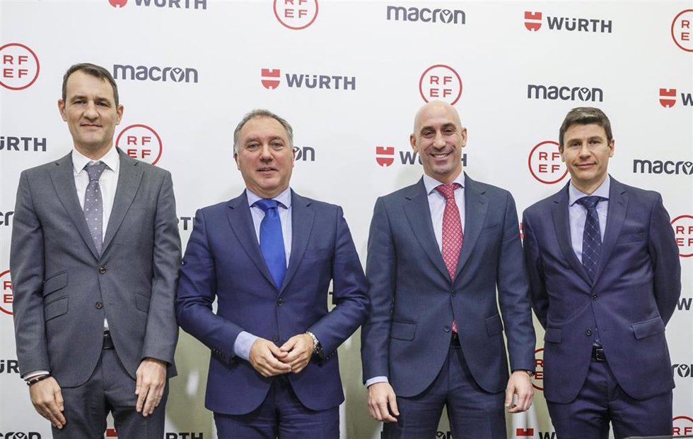 Archivo - Luis Medina Cantalejo (segundo por la izda) junto a Luis Rubiales el día de su presentación como nuevo presidente del CTA