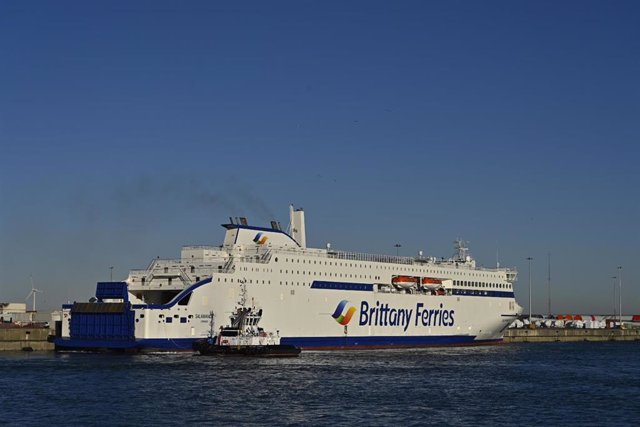 Ferry "Salamanca" atraca en Puerto de Bilbao