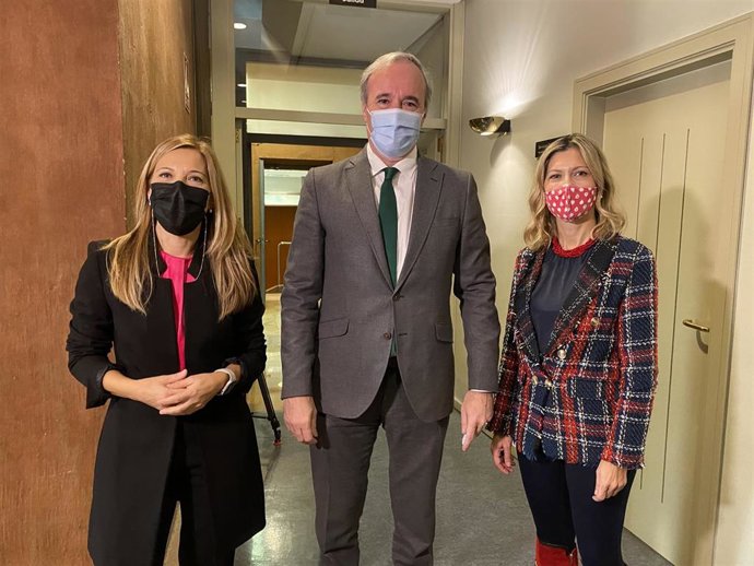 Jorge Azcón, Mar Vaquero y Ana Alós (PP).