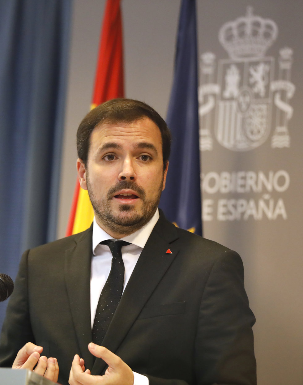Archivo - El ministro de Consumo, Alberto Garzón, interviene en el acto de presentación de la campaña 'Lo Reconozco', en la sede del Ministerio, a 15 de noviembre de 2021, en Madrid, (España). El Ministerio, en colaboración con Gasol Foundation, con est