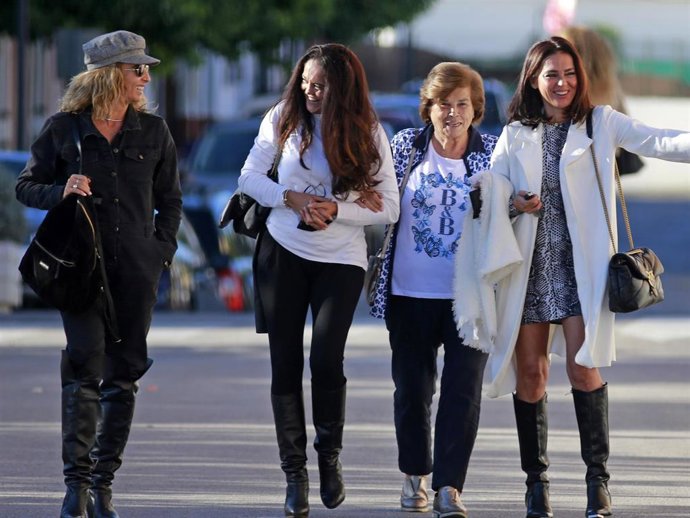 Archivo - Olga Moreno, su madre y dos de sus hermanas, Rosa y Arancha, sus grandes apoyos en estos momentos