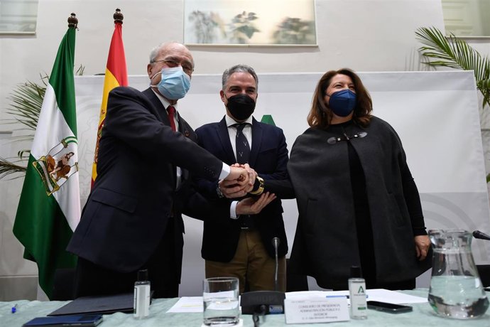 El Consejero De Presidencia, Administración Pública E Interior, Elías Bendodo; La Consejera De Agricultura, Ganadería, Pesca Y Desarrollo Sostenible, Carmen Crespo; Y El Alcalde De Málaga, Francisco De La Torre