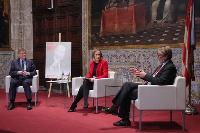 El president de la Generalitat, Ximo Puig, participa en una nueva edición de 'Dilegs al Palau', donde conversará con el presidente de la Asociación de Amigos de la Fundación Profesor Manuel Broseta, Pablo Broseta.