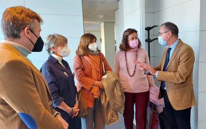 Pablo Fernández, a la derecha