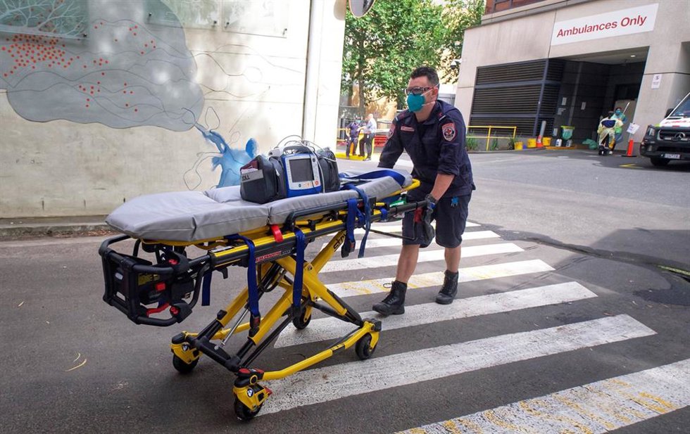 Una camilla junto a un hospital en Melbourne