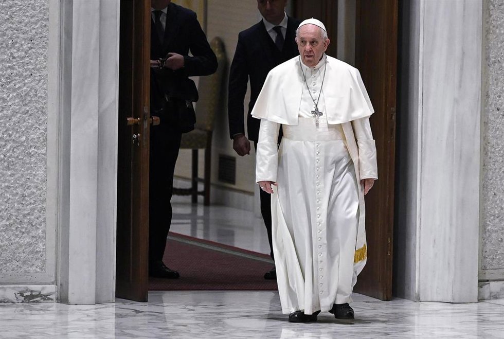 29 December 2021, Vatican, Vatican City: Pope Francis arrives to attend his weekly General Audience in the Paul VI Audience Hall. Photo: Riccardo Antimiani/ANSA via ZUMA Press/dpa