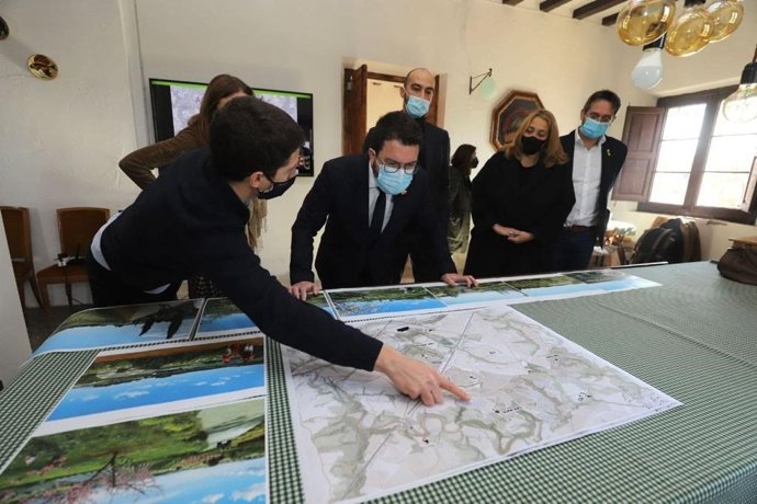 El president de la Generalitat, Pere Aragons, durant l'explicació del projecte de l'Agroparc Peneds