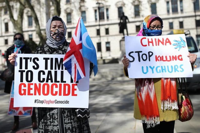 China niega las acusaciones de "genocidio" sobre la minoría uigur en Xinjiang Archivo - Imagen de archivo de una protesta en Reino Unido contra el trato a los uigures en China.