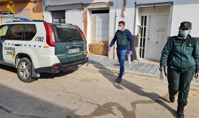 La Guardia Civil detiene a una persona por el hurto de más de 2.500 euros en joyas en Benignim