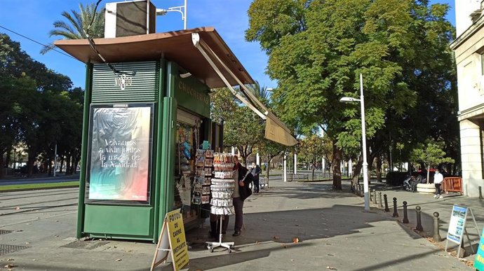 Imagen de archivo de un quiosco de prensa de Sevilla