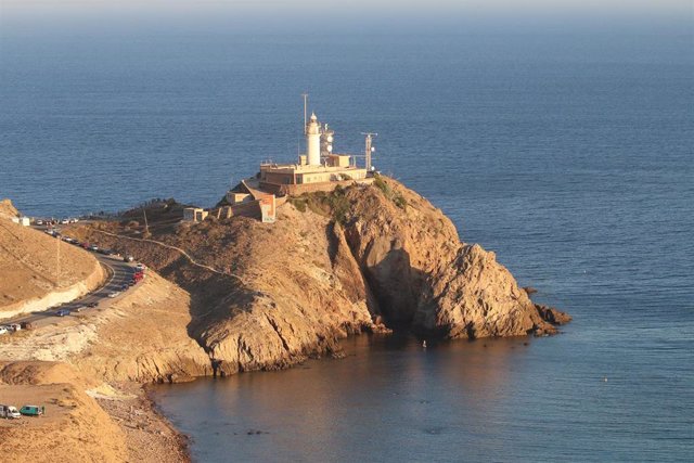 Archivo - Vista general de las rocas que sustentan sobre la mar el Faro de Cabo de Gata, a 27 de julio de 2021, en Almería, Andalucía, (España). 