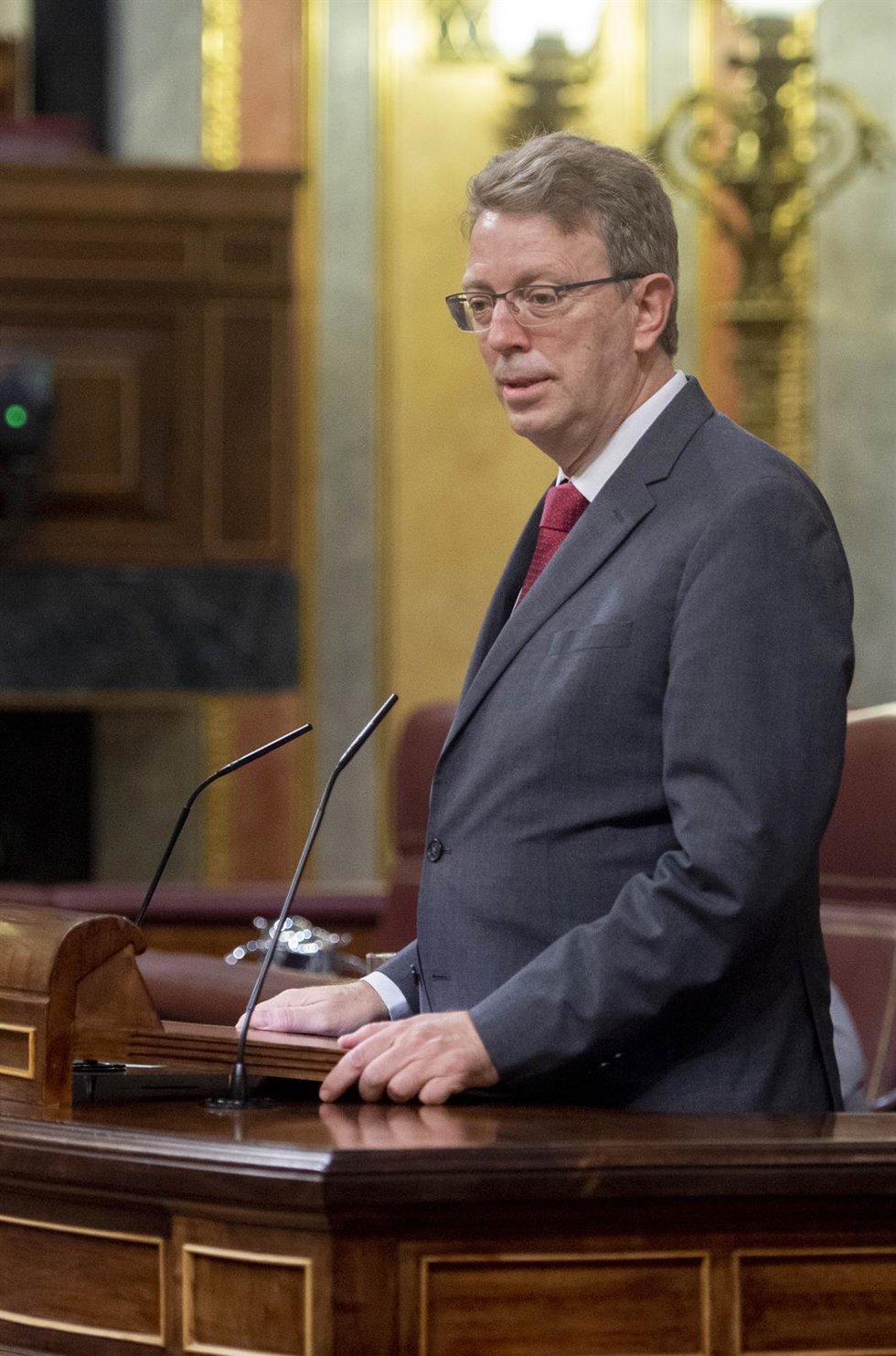El portavoz del PDeCat, Ferran Bel, interviene en una sesión plenaria en el Congreso 